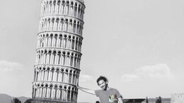 HOMBRES DE OLÉ BAJO EL BRAZO