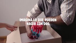 A DOS MANOS