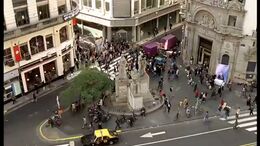 HOMBRES DE OLÉ BAJO EL BRAZO