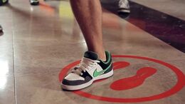 NIKE HYPERVENOM