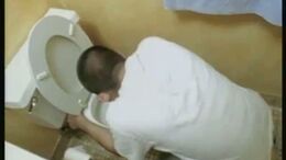 VOMITANDO - CAMPAÑA LOS CASI MÁS